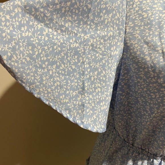 Ladies dress Medium - Picture 5 of 11